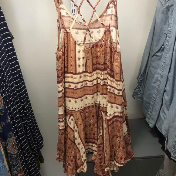 Patterned Dress - Picture 2 of 3